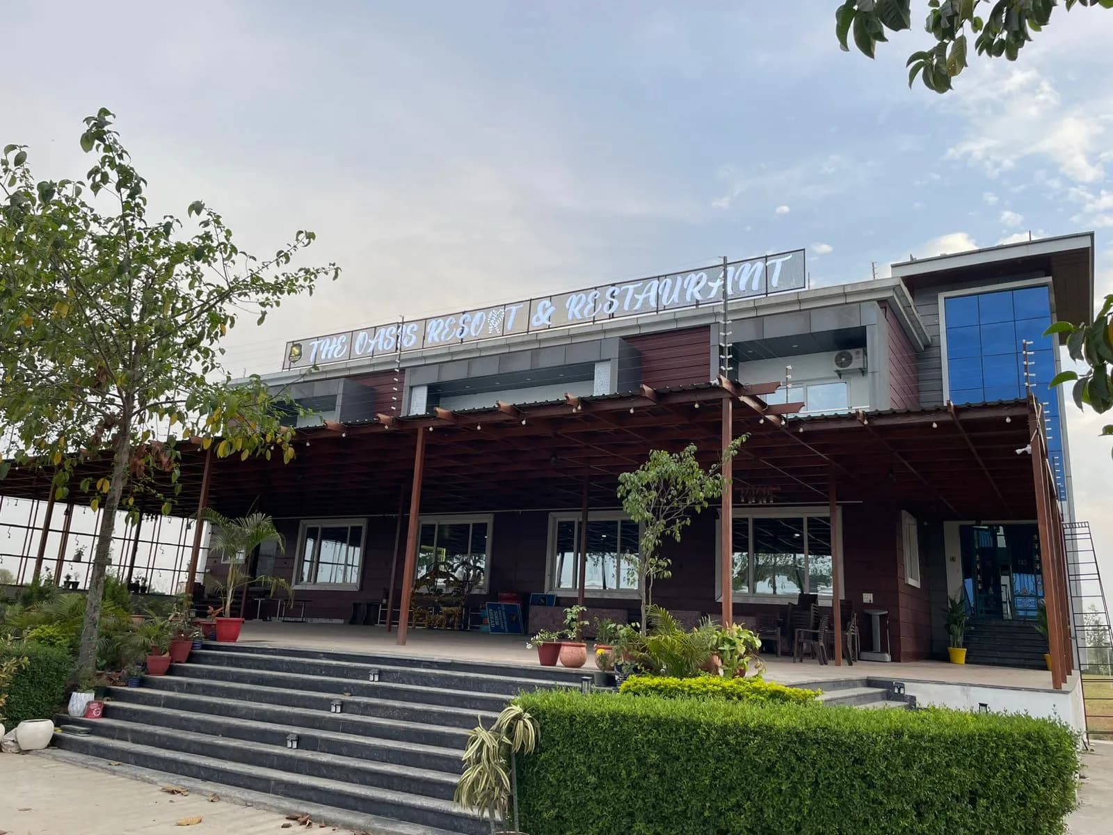 The Oasis Resort & Restaurant - Luxury resort with pool and cottages